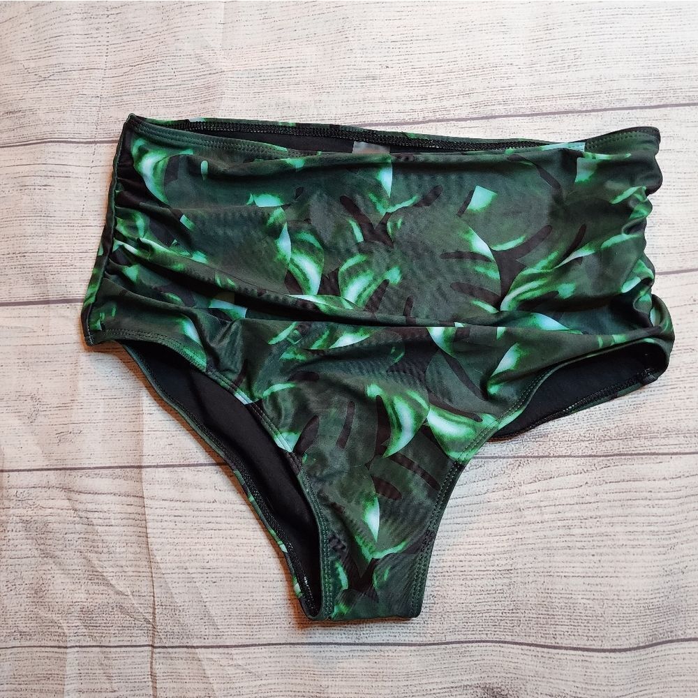Womens green leaf bikini bottoms size medium